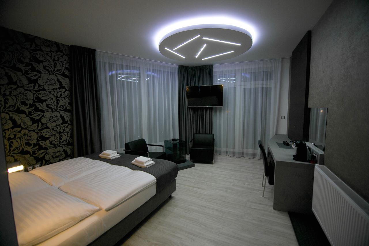 Hotel U Kostela Модржице Экстерьер фото